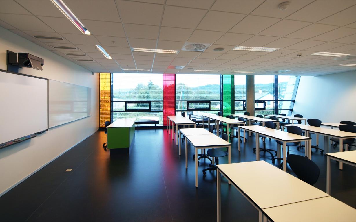 Nordahl-Grieg-School-norway-vanceva-Bolseth-Glass-link-Åsana-byggnesterforretning