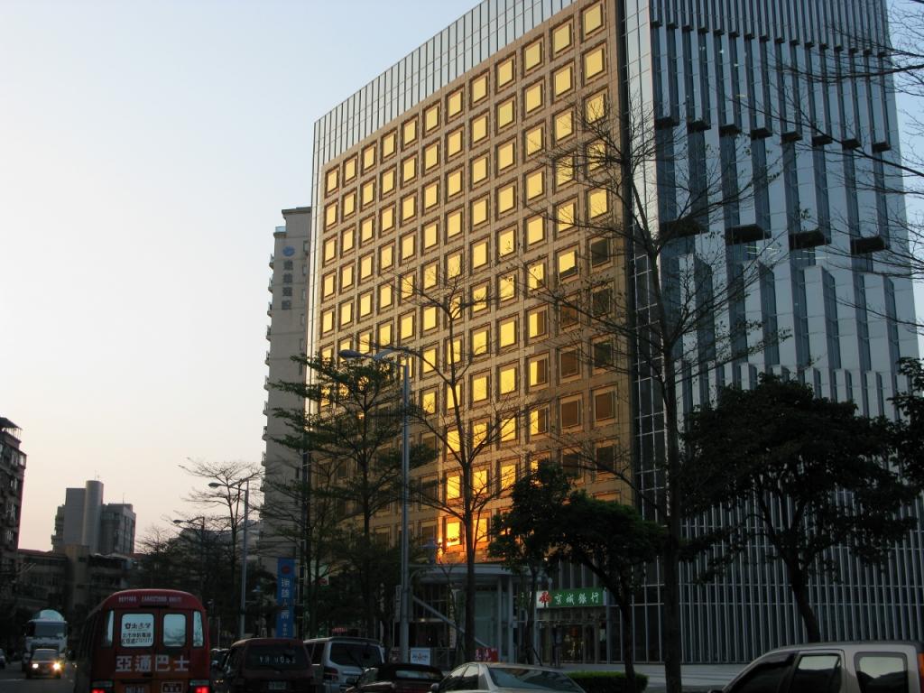 far-glory-construction-golden-glory-office-building
